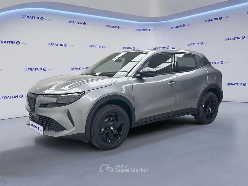 Nuova Alfa Romeo Junior 145 CV (106 kW) 2025 Gray SUV