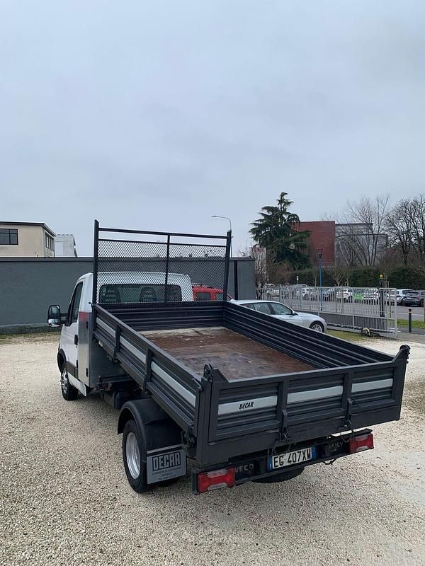 Usata Iveco Daily 95 CV (69 kW) 2011