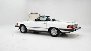 Begagnad Mercedes SL380 204 HK (150 kW) 1982 Altri Cab