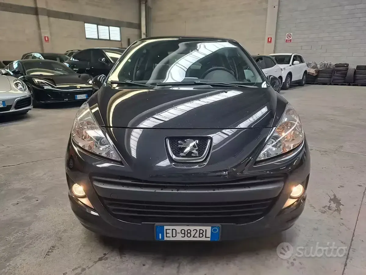 Usata Peugeot 207 95 CV (69 kW) 2011 Nero Utilitaria