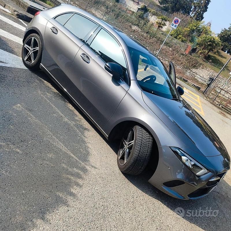 Usata Mercedes A180 Sport Edition 136 CV (100 kW) 2022 Grigio Berlina