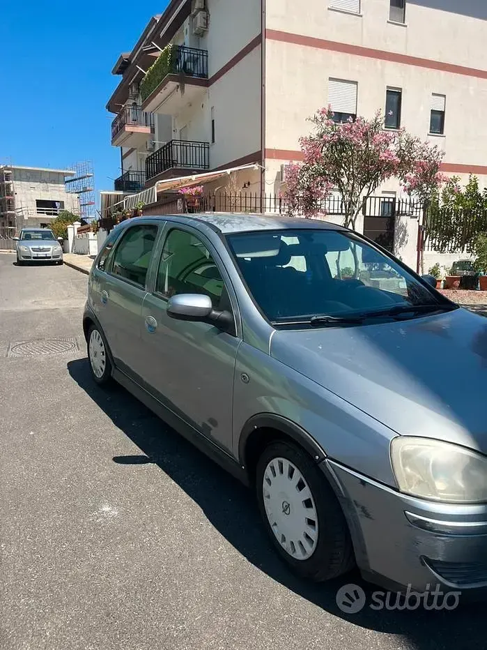 Usata Opel Corsa 69 CV (50 kW) 2004 Grigio Utilitaria