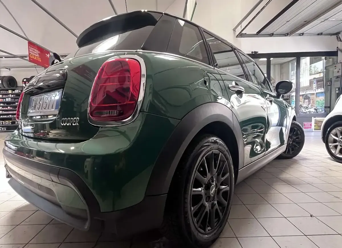 Usata Mini Cooper 136 CV (100 kW) 2023 Verde Utilitaria