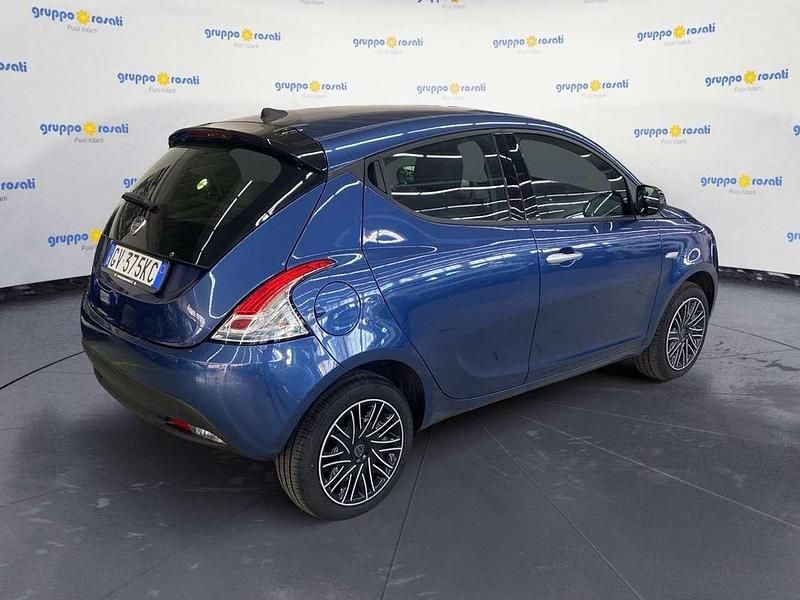 Usata Lancia Ypsilon Gold 69 CV (50 kW) 2024 Blu Utilitaria