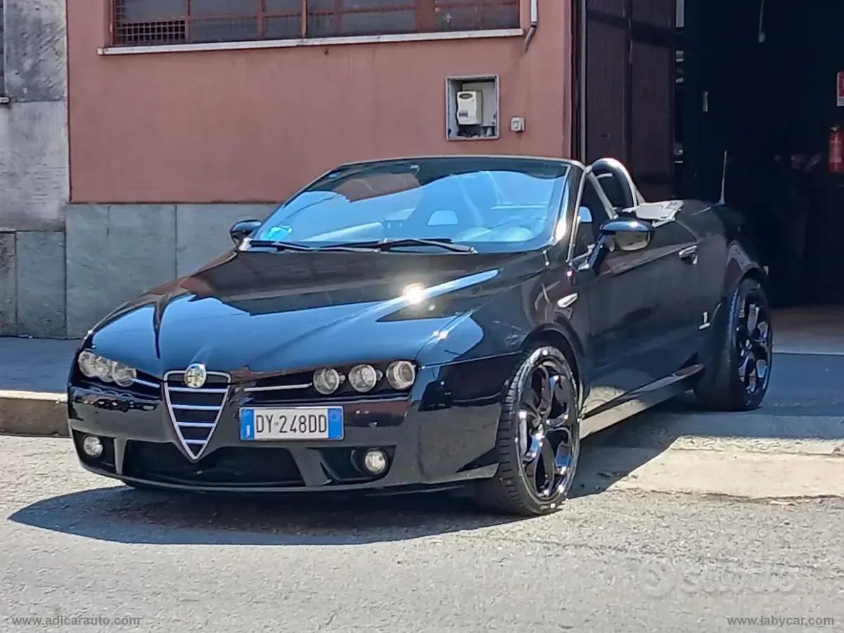 Usata Alfa Romeo Spider 209 CV (153 kW) 2009 Nero Cabrio