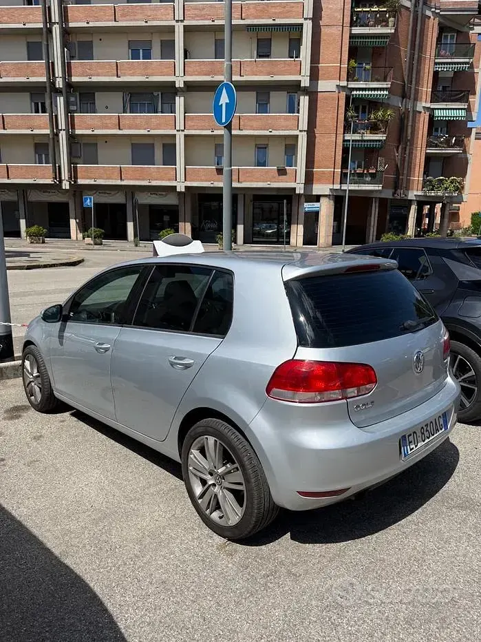 Usata VW Golf VI Trendline 105 CV (77 kW) 2010 Grigio Utilitaria