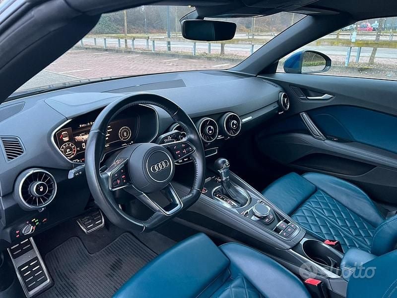 Usata Audi TT Roadster 180 CV (132 kW) 2015 Blu Cabrio