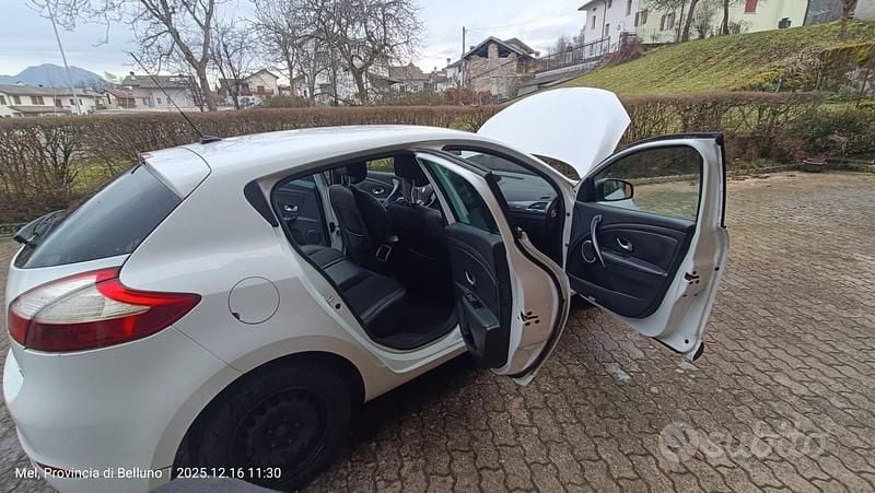 Usata Renault Mégane III 110 CV (80 kW) 2011 Bianco Berlina