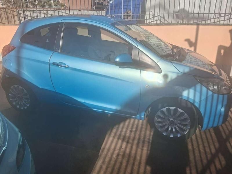 Usata Ford Ka Titanium 69 CV (50 kW) 2015 Blu/azzurro Berlina