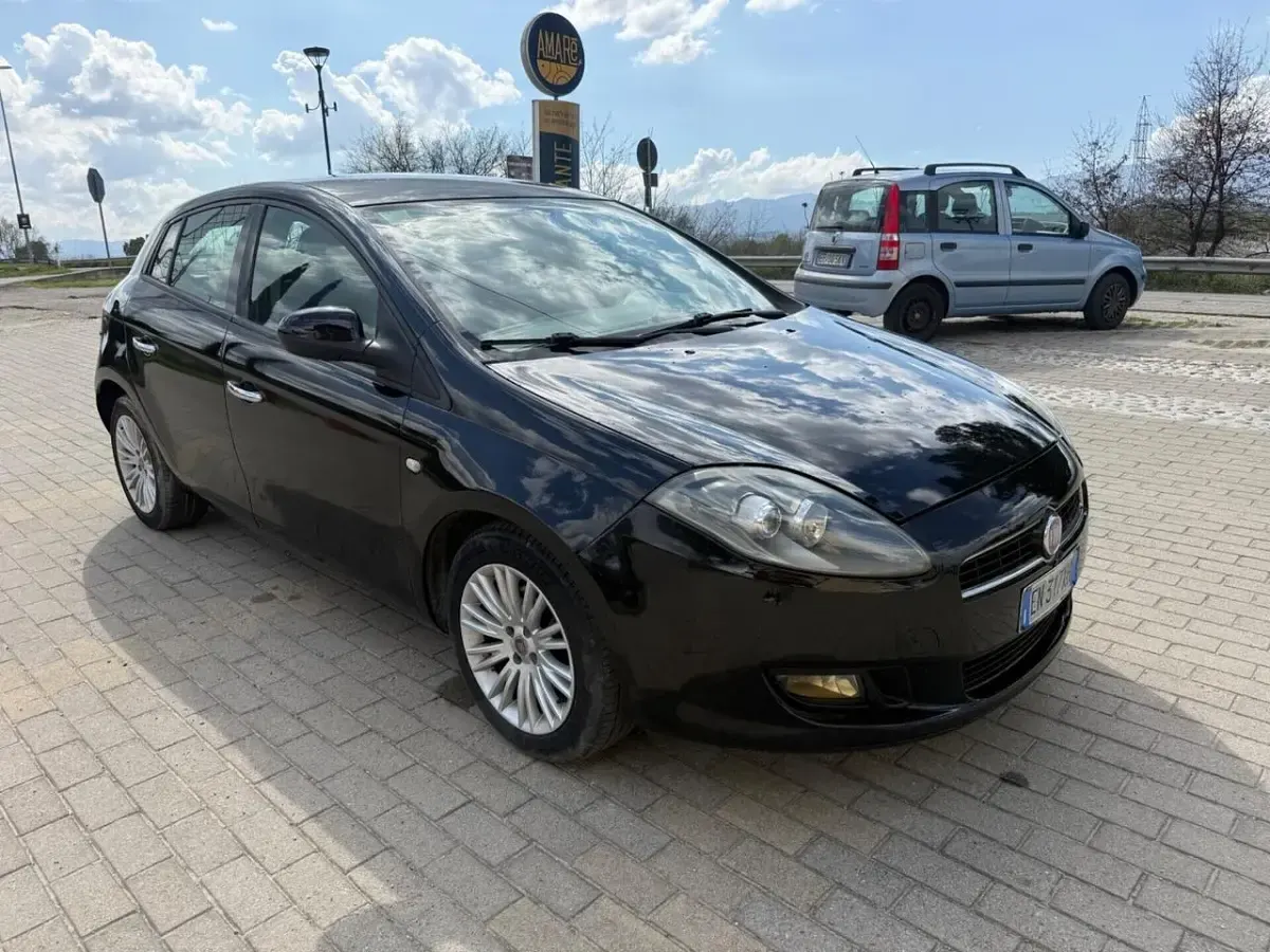 Usata Fiat Bravo Street 120 CV (88 kW) 2012 Nero Utilitaria