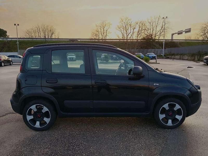 Usata Fiat Panda Cross Cross 69 CV (50 kW) 2022 Nero Utilitaria