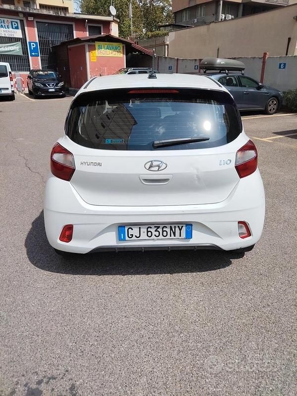 Usata Hyundai i10 67 CV (49 kW) 2022 Bianco Utilitaria