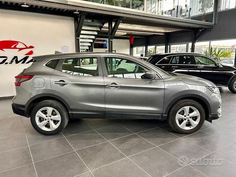 Usata Nissan Qashqai 116 CV (85 kW) 2020 Grigio SUV