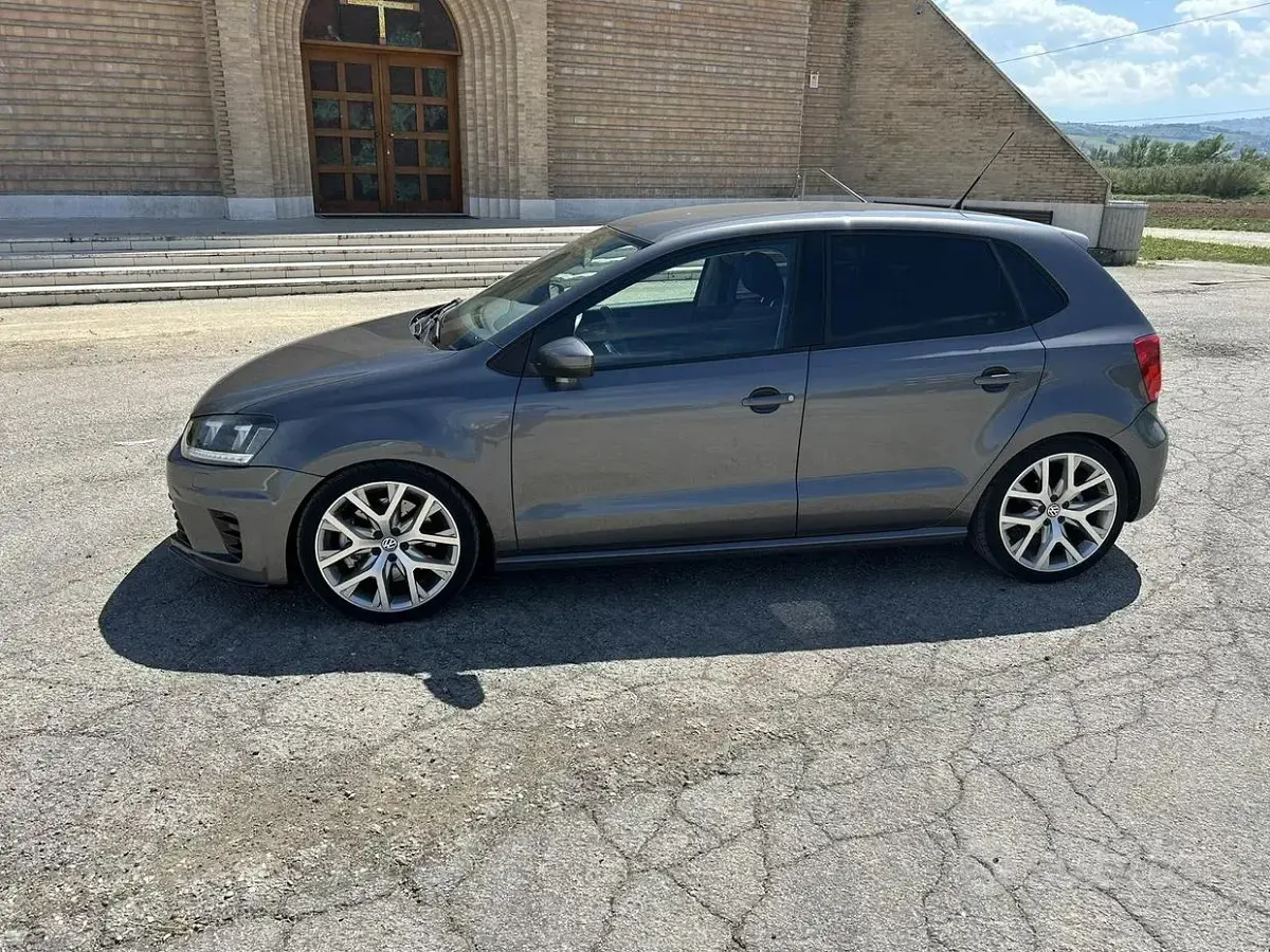 Usata VW Polo Comfortline 75 CV (55 kW) 2010 Grigio Utilitaria