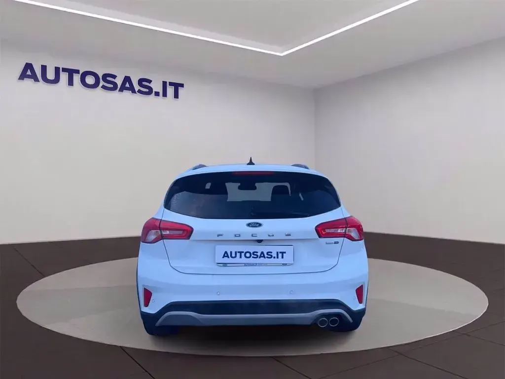 Usata Ford Focus Active 125 CV (91 kW) 2022 Bianco Berlina