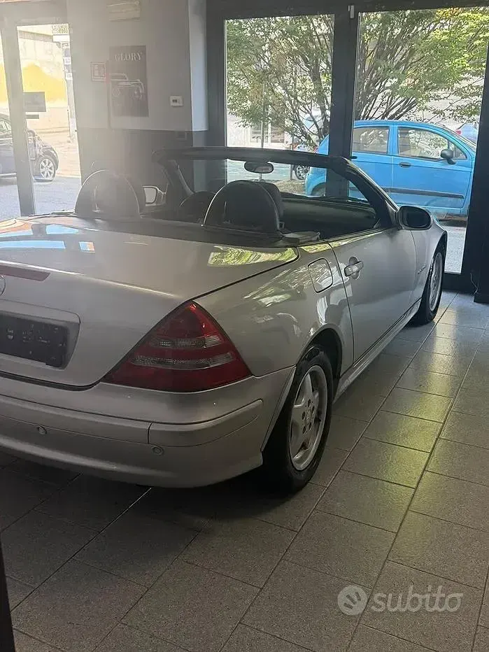 Usata Mercedes SLK200 163 CV (119 kW) 2003 Grigio Cabrio