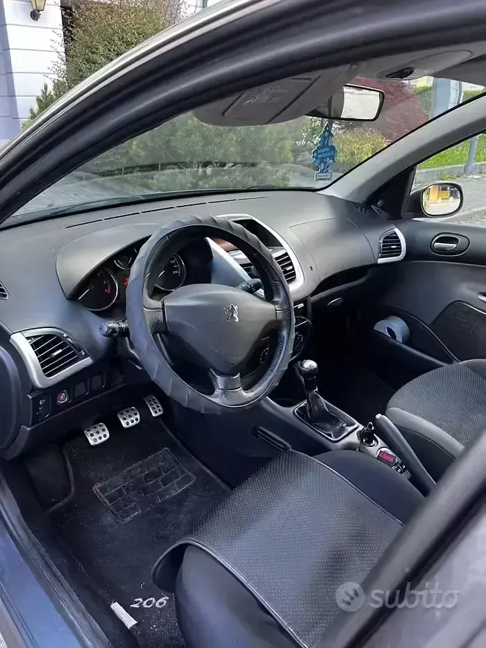 Usata Peugeot 206 60 CV (44 kW) 2012 Grigio Berlina