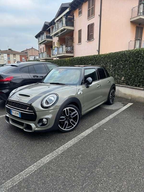 Usata Mini Cooper SD Business 170 CV (125 kW) 2019 Verde Utilitaria