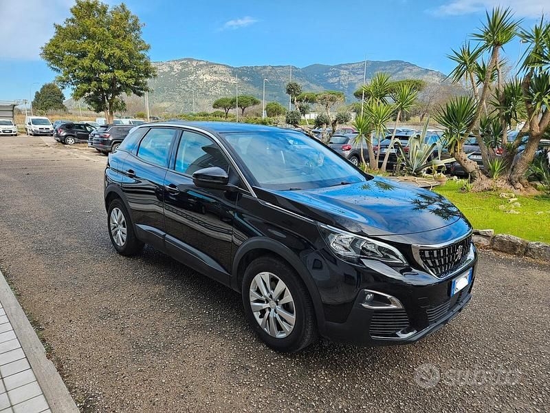 Usata Peugeot 3008 Business-Line 130 CV (95 kW) 2020 Nero SUV