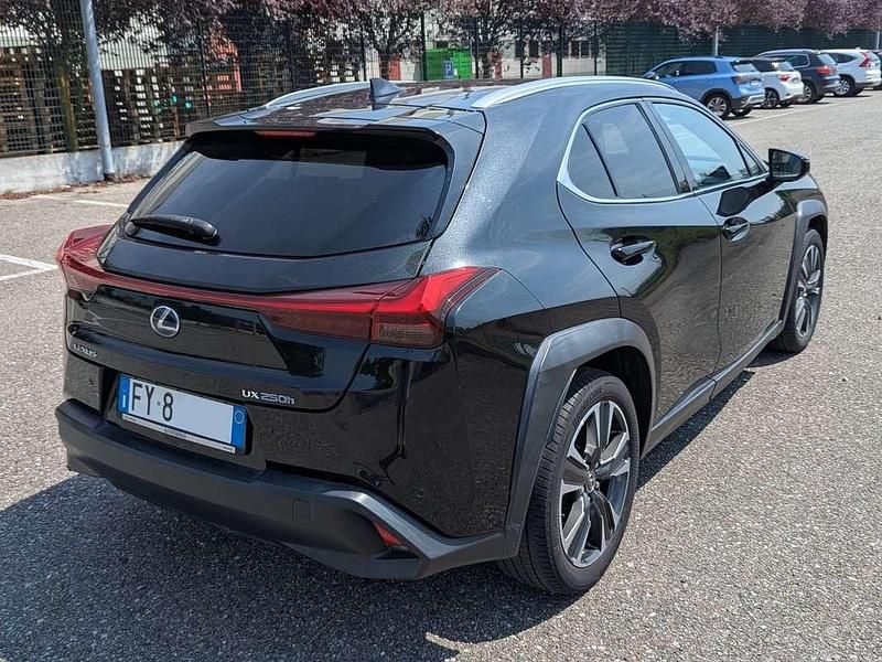 Usata Lexus UX 250h Luxury Line 184 CV (135 kW) 2019 Nero SUV