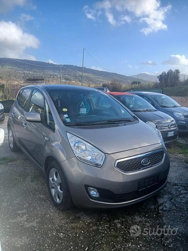 Usata Kia Venga Active 90 CV (66 kW) 2013 Grigio Utilitaria