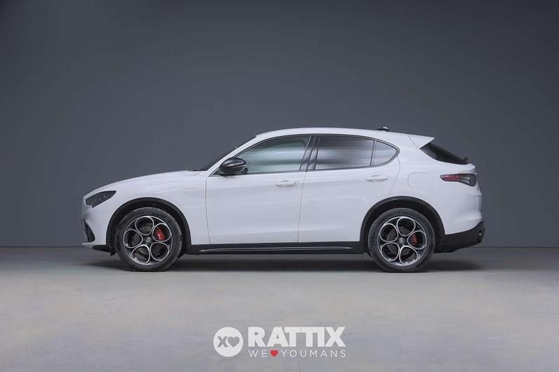 Usata Alfa Romeo Stelvio Veloce 210 CV (154 kW) 2024 Bianco SUV