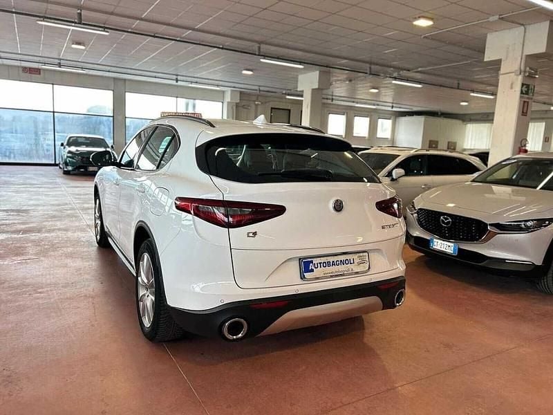 Usata Alfa Romeo Stelvio Executive 209 CV (153 kW) 2020 Bianco SUV