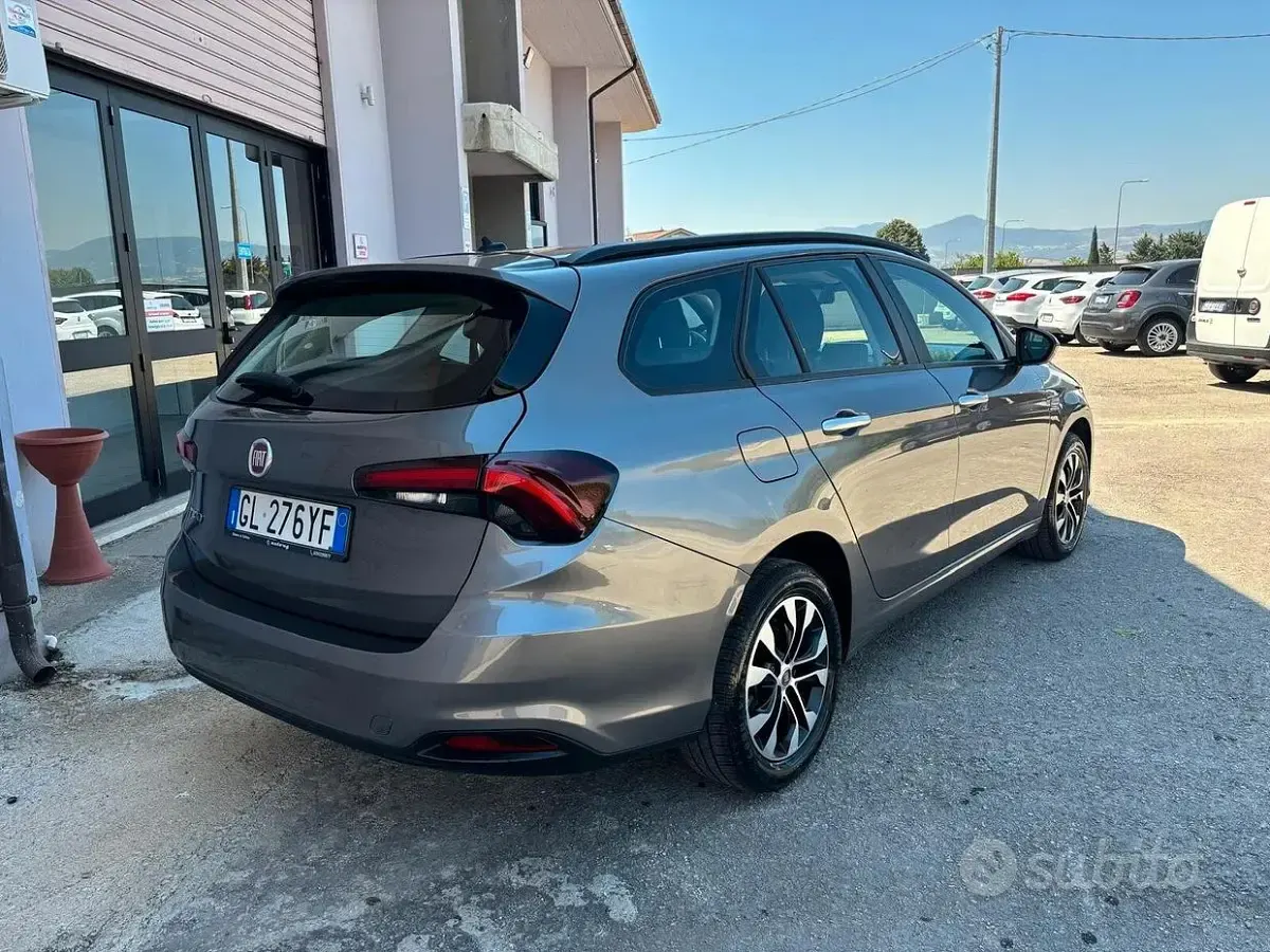 Usata Fiat Tipo City Life 131 CV (96 kW) 2022 Grigio Station wagon