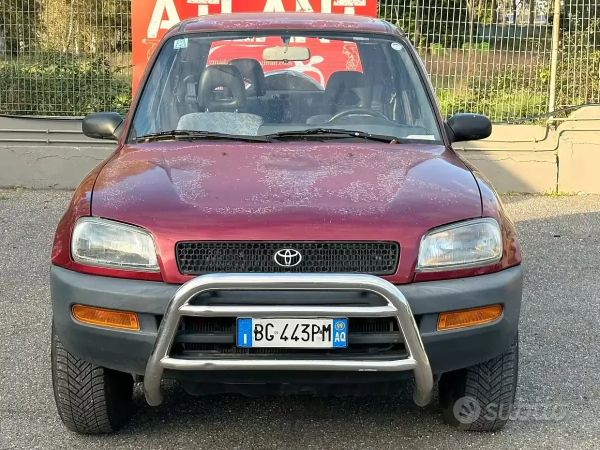 Usata Toyota RAV4 128 CV (94 kW) 1999 Rosso SUV