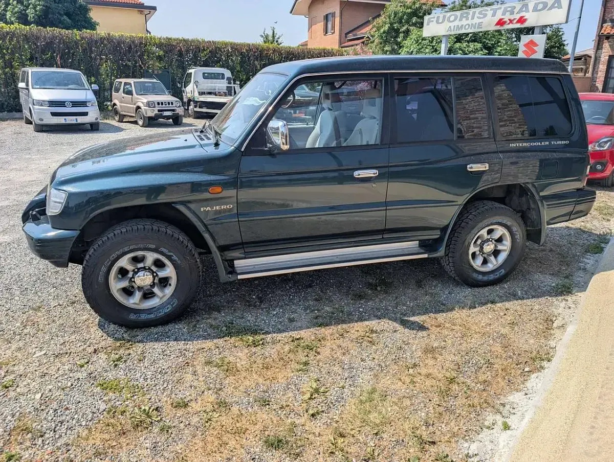 Usata Mitsubishi Pajero 99 CV (72 kW) 1998 Verde SUV
