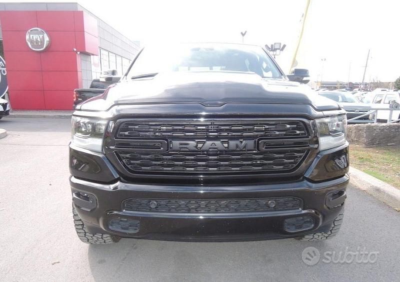 Usata RAM 1500 401 CV (294 kW) 2022 Nero Pick-up