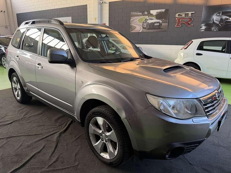 Usata Subaru Forester 147 CV (108 kW) 2010 Argento SUV