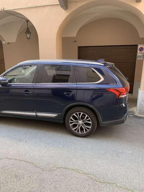 Usata Mitsubishi Outlander Instyle 150 CV (110 kW) 2017 SUV
