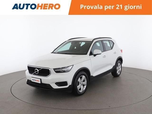 Bianco Usata 2021 Volvo XC40 Momentum SUV | 22.799 € (Buon prezzo) - Immagine 1/2