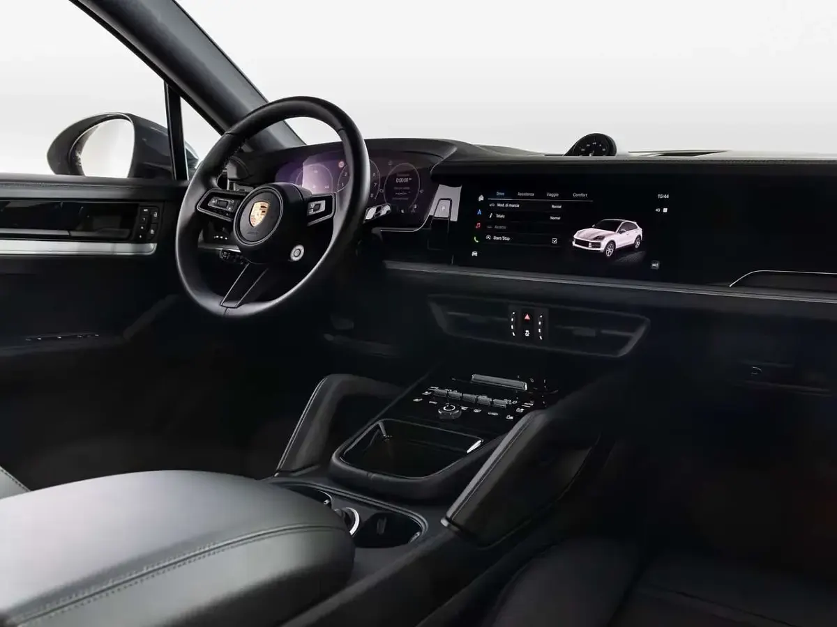 Usata Porsche Cayenne Coupe 475 CV (349 kW) 2024 Grigio artico Coupé