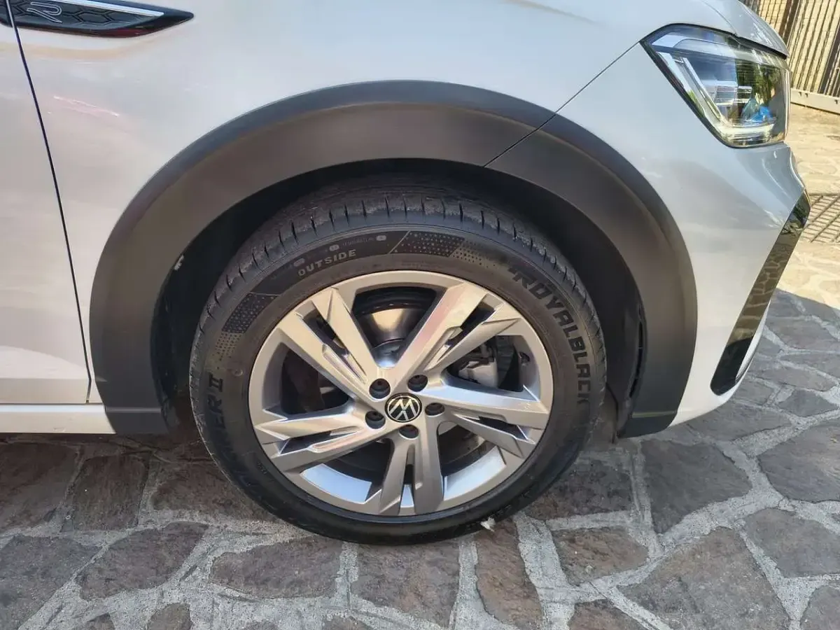 Usata VW Taigo R-line 111 CV (81 kW) 2022 Bianco SUV