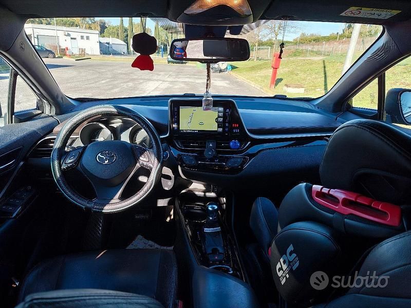 Usata Toyota C-HR Lounge 98 CV (72 kW) 2017 Nero SUV