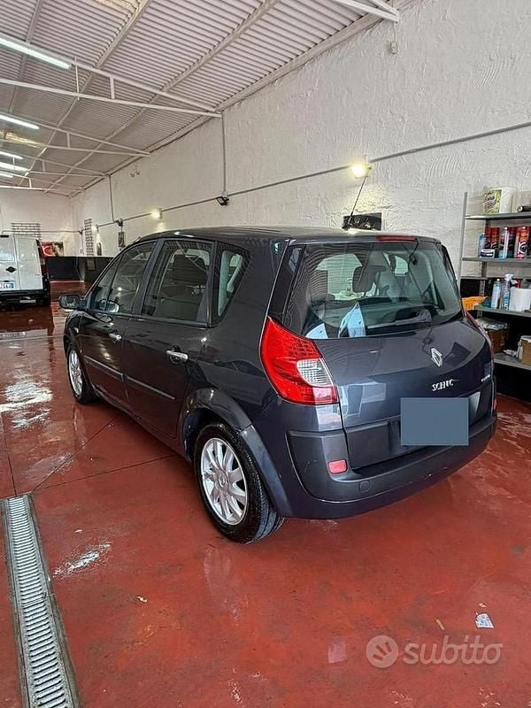 Usata Renault Scénic II 120 CV (88 kW) 2007 Monovolume