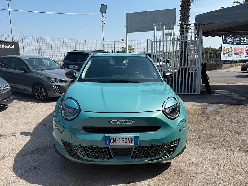 Usata Fiat 600 101 CV (74 kW) 2024 Verde SUV