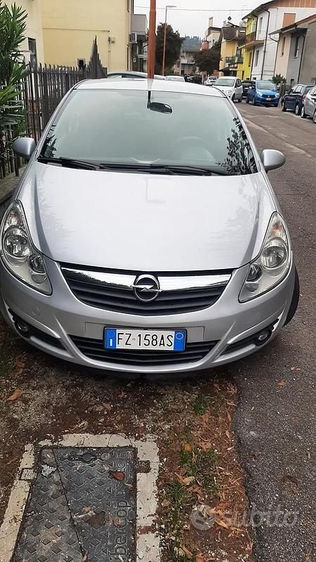 Usata Opel Corsa 80 CV (58 kW) 2007 Grigio Utilitaria
