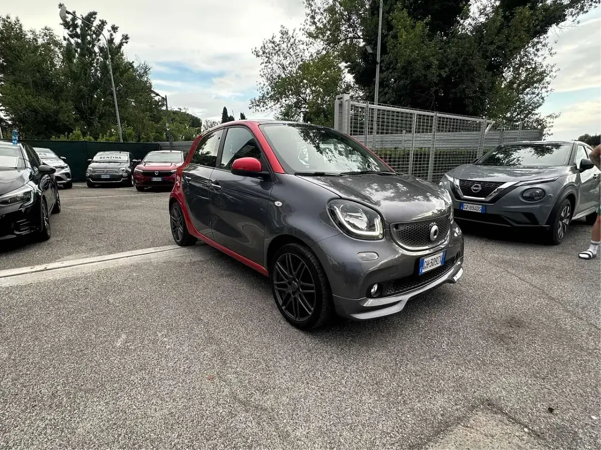 Usata Smart ForFour Brabus 90 CV (66 kW) 2022 Grigio Utilitaria