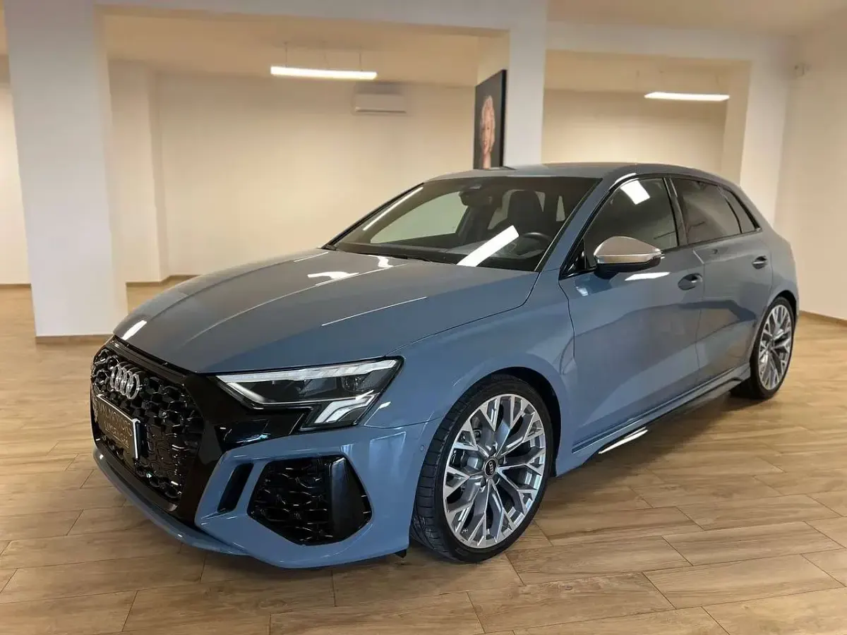 Usata Audi RS3 Performance 400 CV (294 kW) 2023 Grigio kemora cemento Berlina