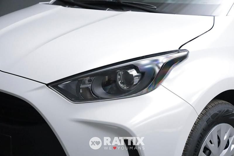 Nouă Toyota Yaris Hybrid Active 92 CP (67 kW) 2025 Alb Berlinǎ