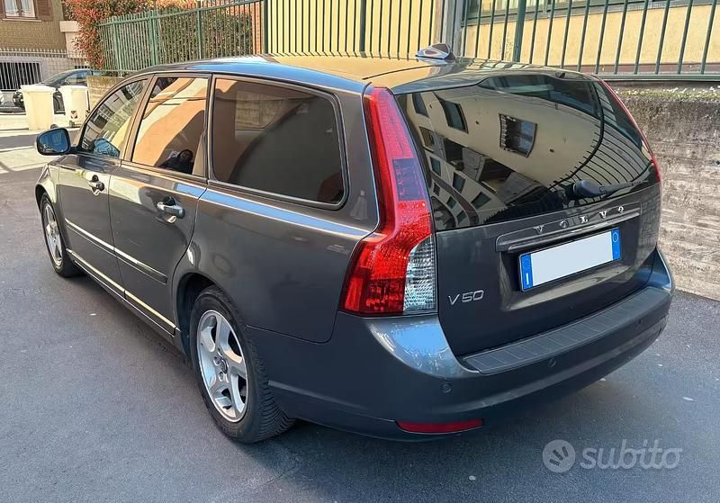 Usata Volvo V50 109 CV (80 kW) 2012 Grigio Station wagon