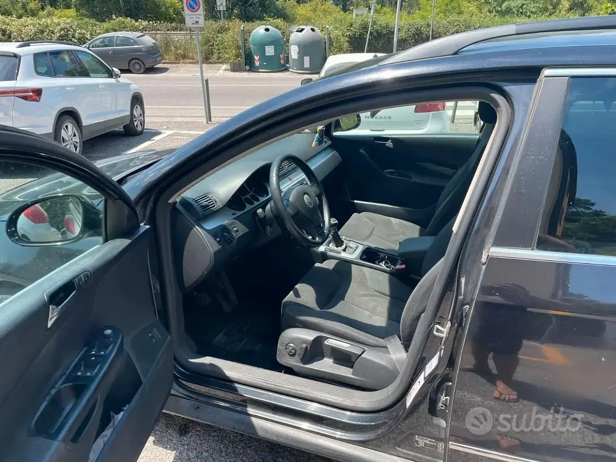 Usata VW Passat 140 CV (102 kW) 2008 Nero Station wagon