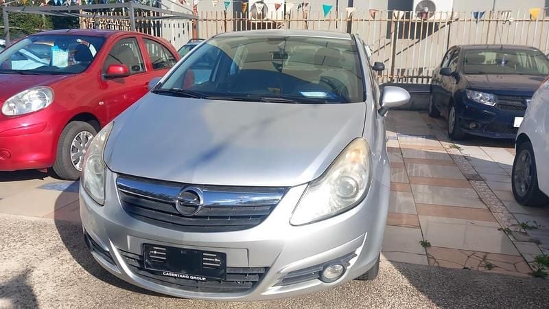 Usata Opel Corsa Enjoy 80 CV (58 kW) 2009 Argento Utilitaria