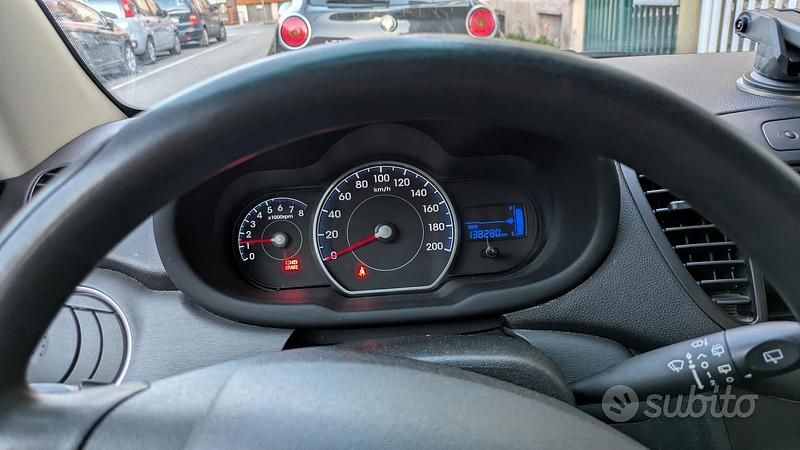 Usata Hyundai i10 69 CV (50 kW) 2013 Bianco Utilitaria