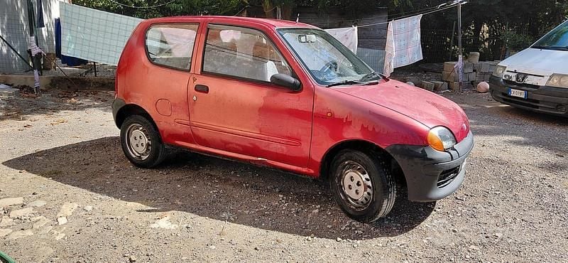 Usata Fiat 600 39 CV (28 kW) 2000 Rosso Utilitaria