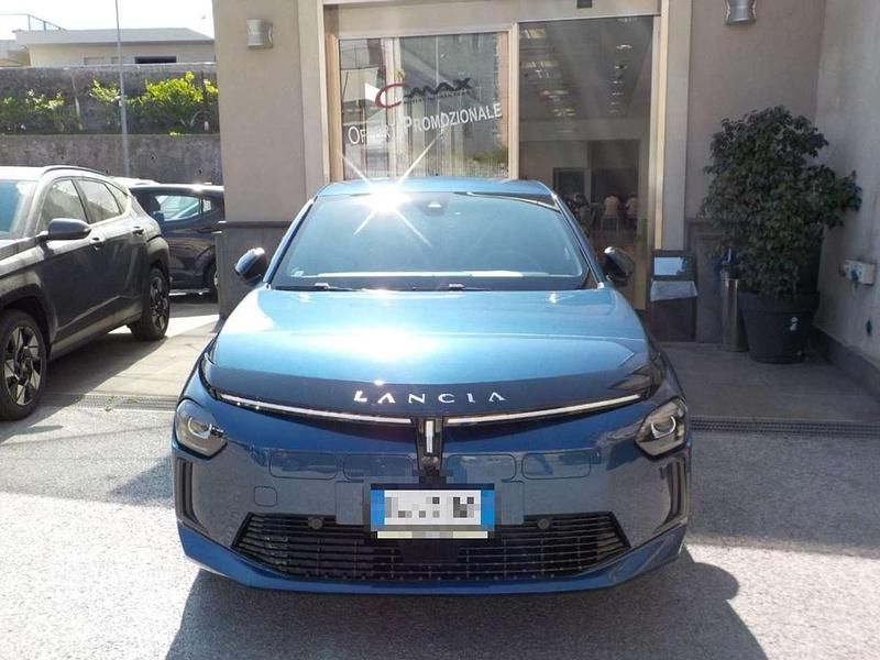 Nuova Lancia Ypsilon 101 CV (74 kW) 2025 Vari colori Utilitaria