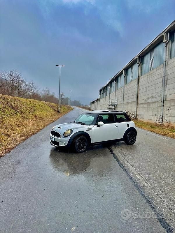 Usata Mini Cooper S 230 CV (169 kW) 2010 Grigio Utilitaria